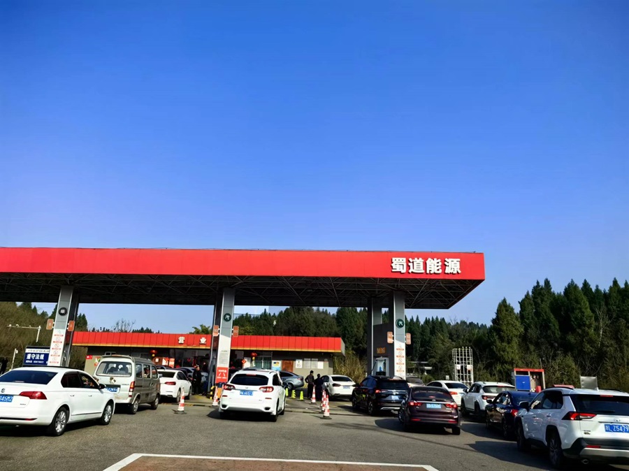 图片1：油品销量新高.JPG
