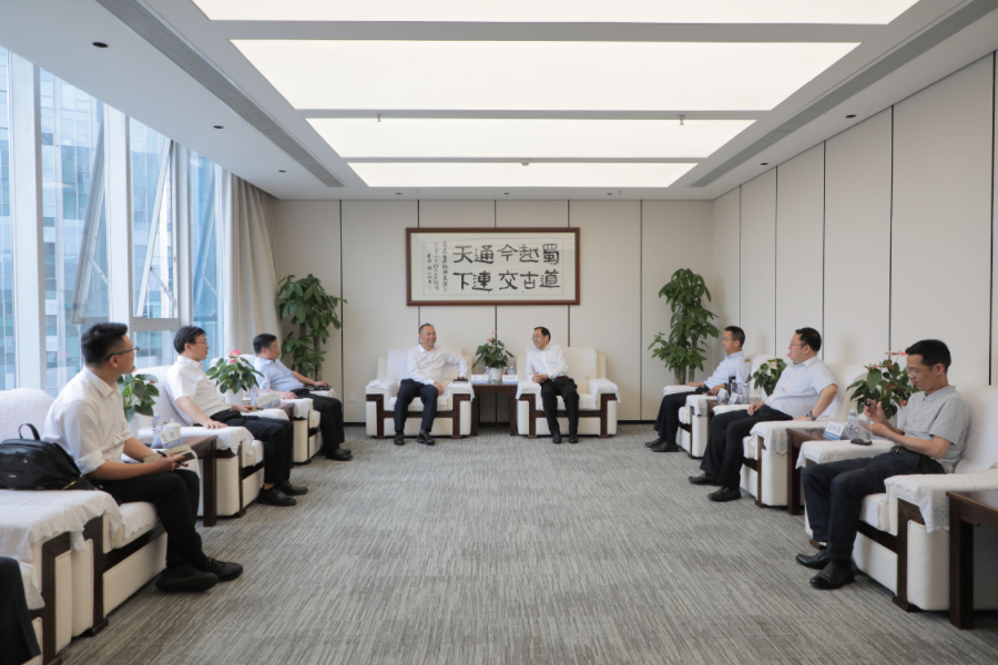 蜀道交通服务集团与中国航油石油公司举行工作座谈照片1.jpg